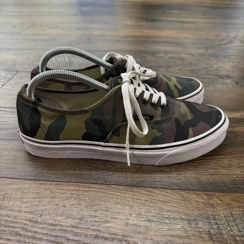 Vans Authentic Camo Sneakers Mens 9.5 Womens 11 Low Top Woodland Skate Shoes